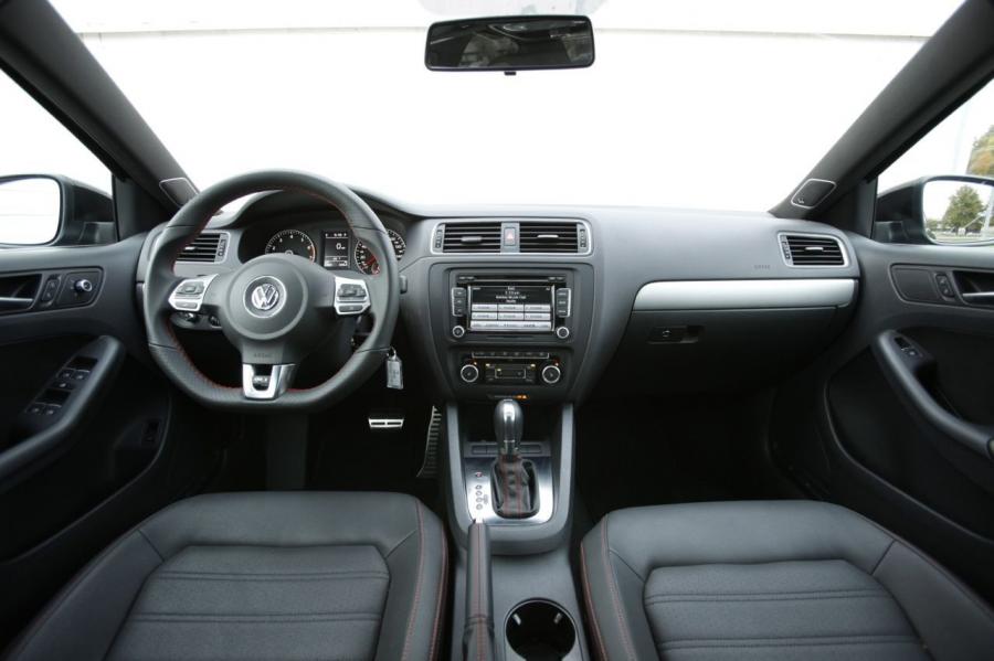  Volkswagen Jetta GLI Autobahn 2012 года  (фото 25 из 33)